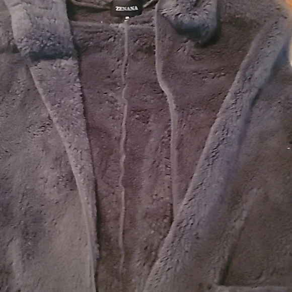 Zenana Faux Fur Vest with Hood - Picture 4 of 6